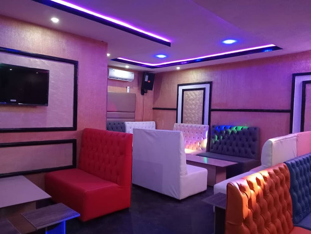 De Rose Mega Gardens and Lounge photo 3